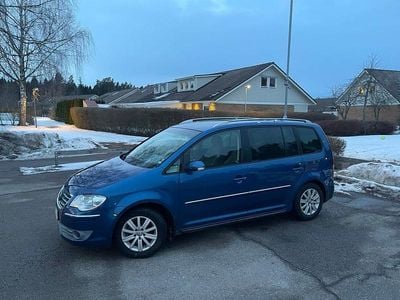 Begagnad VW Touran 140 HK (102 kW) 2007 Minibuss