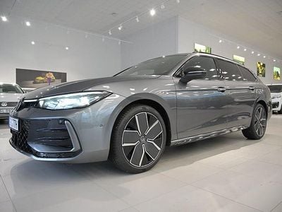 Grå Ny 2026 VW Passat Kombi | 599 800 kr (Dyr)