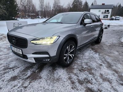 begagnad Volvo V90 CC D4 AWD Geartronic Momentum, Plus