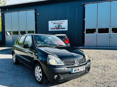 Begagnad Renault Clio R.S. 75 HK (55 kW) 2004 Svart Halvkombi