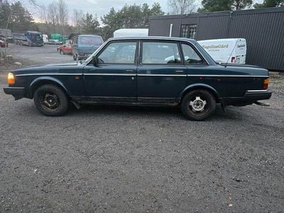 Grön metalic Begagnad 1991 Volvo 240 Sedan | 29 000 kr
