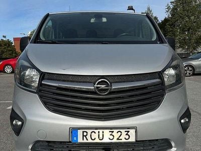 Grå Begagnad 2016 Opel Vivaro Minibuss | 169 000 kr (Dyr)