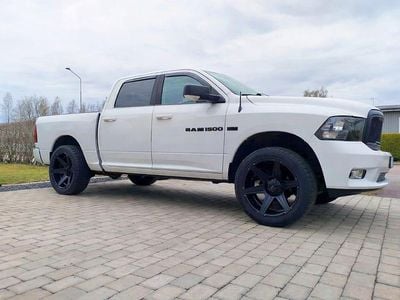 Begagnad RAM 1500 395 HK (290 kW) 2011 Solid vit Pickup