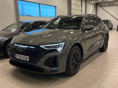 Begagnad Audi Q8 e-tron S-Line 300 kW (408 HK) 2024 Grå SUV