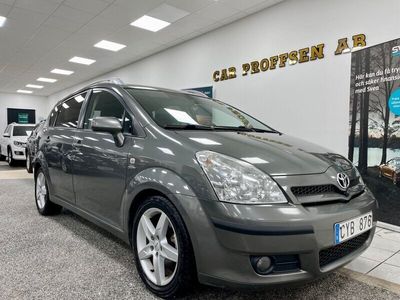 begagnad Toyota Corolla Verso 2.2 D-CAT ,7 SITS , NY BES, GPS .