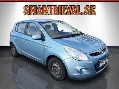 Begagnad Hyundai i20 Select 78 HK (57 kW) 2011 Blåmetallic Halvkombi