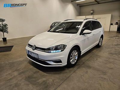 Vit Begagnad 2017 VW Golf VII Kombi | 119 900 kr (Marknadspris)