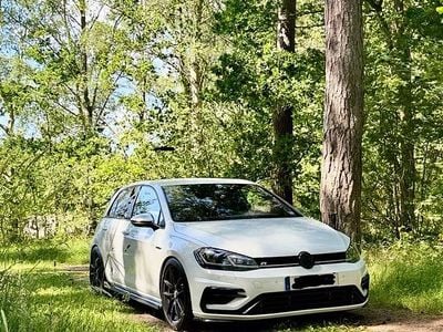 Begagnad 2018 VW Golf VII R Halvkombi | 330 000 kr