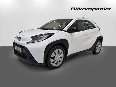Vit Begagnad 2023 Toyota Aygo X SUV | 159 900 kr (Marknadspris)