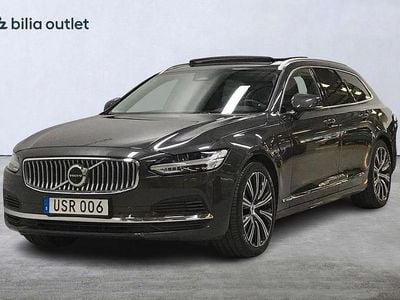 Grå Begagnad 2023 Volvo V90 Kombi | 439 900 kr (Marknadspris)