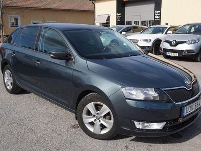Grå Begagnad 2016 Skoda Rapid Halvkombi | 89 900 kr (Lite dyr)