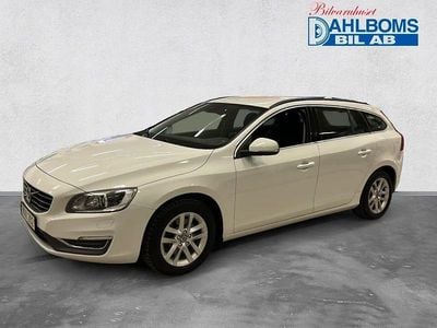 Vit Begagnad 2014 Volvo V60 Momentum Kombi | 119 000 kr (Lite dyr)