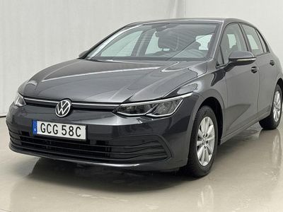 Grå Begagnad 2021 VW Golf VIII | 214 900 kr (Marknadspris)