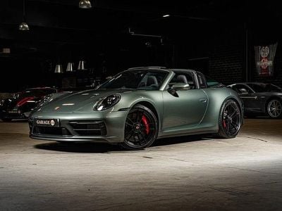 Begagnad Porsche 911 Targa 4 480 HK (353 kW) 2023 Grön Cab