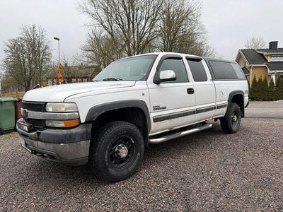 Begagnad Chevrolet Silverado 305 HK (224 kW) 2001 Vit Sedan
