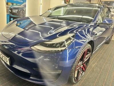 Begagnad Tesla Model 3 323 kW (440 HK) 2019 Night blue metalic Sedan