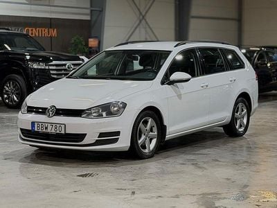Pure white Begagnad 2014 VW Golf VII Kombi | 69 900 kr (Marknadspris)