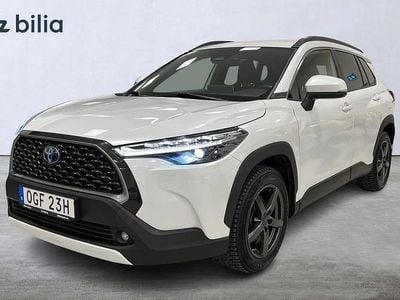 Vit Begagnad 2022 Toyota Corolla Cross Style SUV | 339 900 kr (Marknadspris)