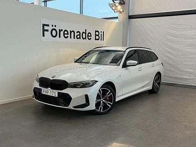 Vit Begagnad 2025 BMW 330e M Sport Kombi | 519 000 kr (Superpris)