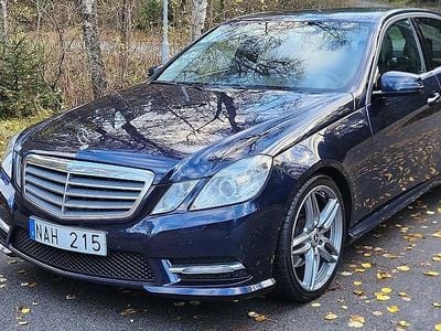 Mörkblå Begagnad 2012 Mercedes E220 Classic Sedan | 122 400 kr (Marknadspris)