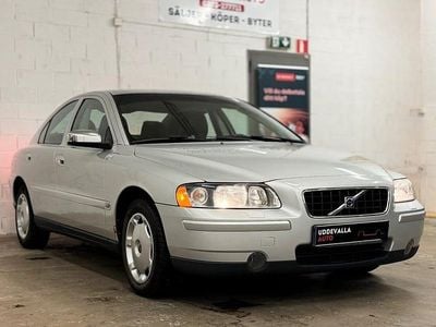 Ljusgrå Begagnad 2006 Volvo S60 Dynamic Sedan | 64 900 kr (Lite dyr)