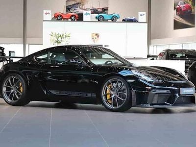Porsche 718 Cayman GT4