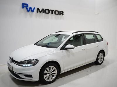 Vit Begagnad 2018 VW Golf VII Kombi | 129 800 kr (Marknadspris)