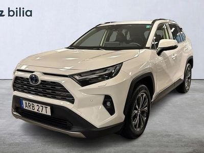 Vit Begagnad 2024 Toyota RAV4 Hybrid Executive SUV | 419 900 kr (Bra pris)