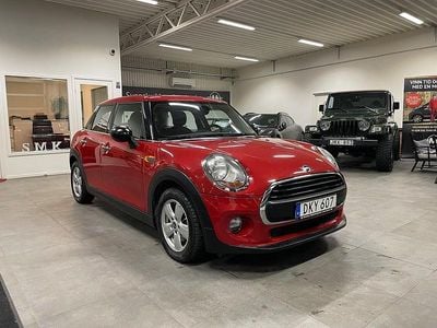 Begagnad Mini ONE Salt 102 HK (75 kW) 2016 Röd Halvkombi