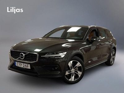 Grå Begagnad 2019 Volvo V60 CC SE Kombi | 329 000 kr (Marknadspris)