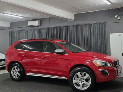 Röd Begagnad 2012 Volvo XC60 R-Design SUV | 124 900 kr (Marknadspris)