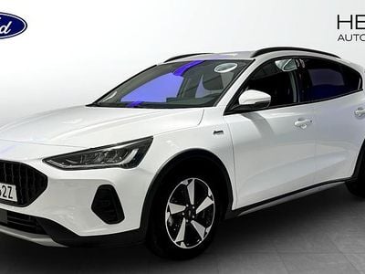 Vit Begagnad 2023 Ford Focus Active Halvkombi | 214 900 kr (Marknadspris)