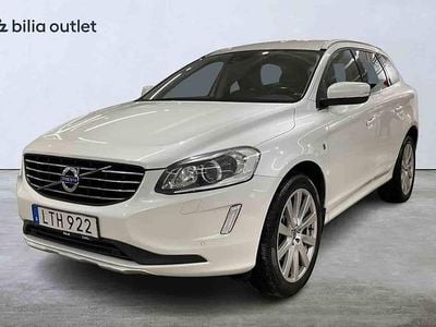 Vit Begagnad 2015 Volvo XC60 SUV | 179 900 kr