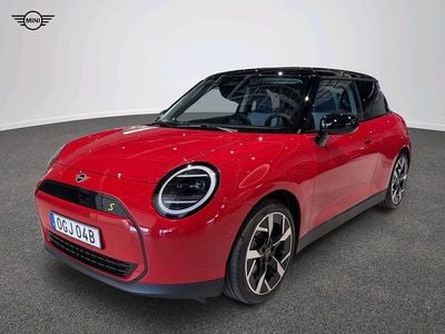 Röd Begagnad 2024 Mini Cooper SE Halvkombi | 339 900 kr (Bra pris)