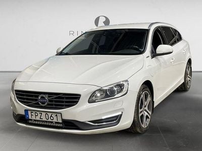 Begagnad Volvo V60 Summum 231 HK (169 kW) 2016 Vit Kombi