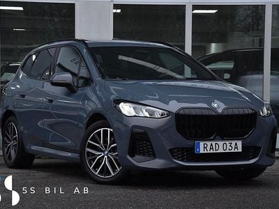 Grå Begagnad 2022 BMW 225 Active Tourer M Sport Minibuss | 349 900 kr (Marknadspris)