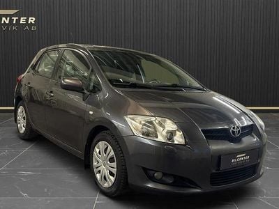 Begagnad Toyota Auris 90 HK (66 kW) 2010 Grå Halvkombi