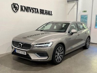 Grå Begagnad 2021 Volvo V60 Inscription Kombi | 304 800 kr (Bra pris)