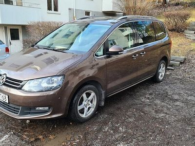 begagnad VW Sharan 1.4 TSI Premium 7-sits Dragk Två brukare 2011, Minibuss