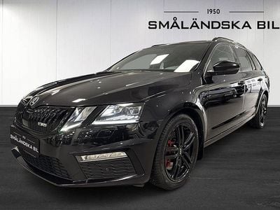 Svart Begagnad 2018 Skoda Octavia RS Kombi | 209 000 kr