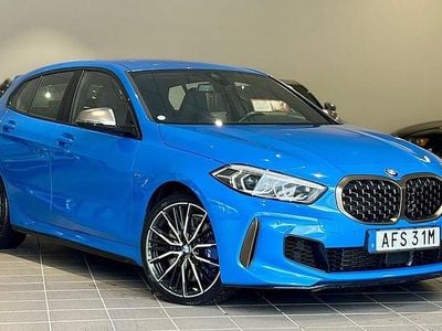 Begagnad BMW M135 M Sport 306 HK (225 kW) 2019 Misano blå metallic Halvkombi