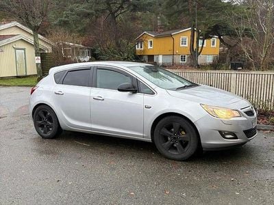 Begagnad Opel Astra 140 HK (102 kW) 2010 Halvkombi