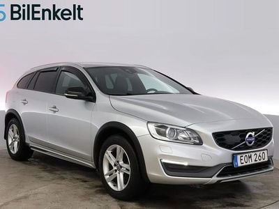 Silver Begagnad 2016 Volvo V60 CC Summum Kombi | 179 900 kr (Marknadspris)