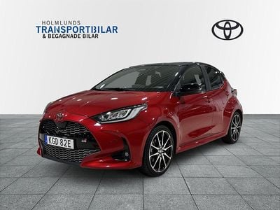 Begagnad Toyota Yaris Hybrid Sport 132 HK (97 kW) 2024 Röd Halvkombi