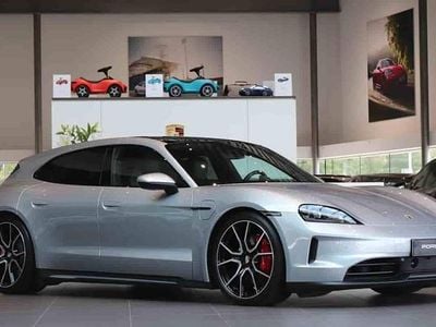 Silver Begagnad 2025 Porsche Taycan 4S Sport Turismo Sedan | 1 195 000 kr (Lite dyr)