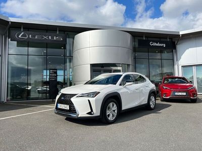 begagnad Lexus UX 250h E-Four Comfort Teknik Drag Euro 6