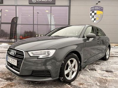Grå Begagnad 2017 Audi A3 Comfort | 179 900 kr (Marknadspris)