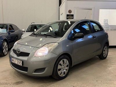 Grå Begagnad 2010 Toyota Yaris Halvkombi | 24 900 kr (Marknadspris)