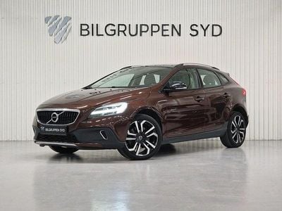 Begagnad Volvo V40 Summum 190 HK (139 kW) 2016 Brun Halvkombi