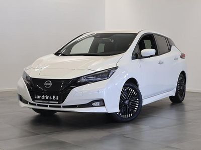 Begagnad Nissan Leaf N-Connecta 160 kW (218 HK) 2023 Vit Halvkombi